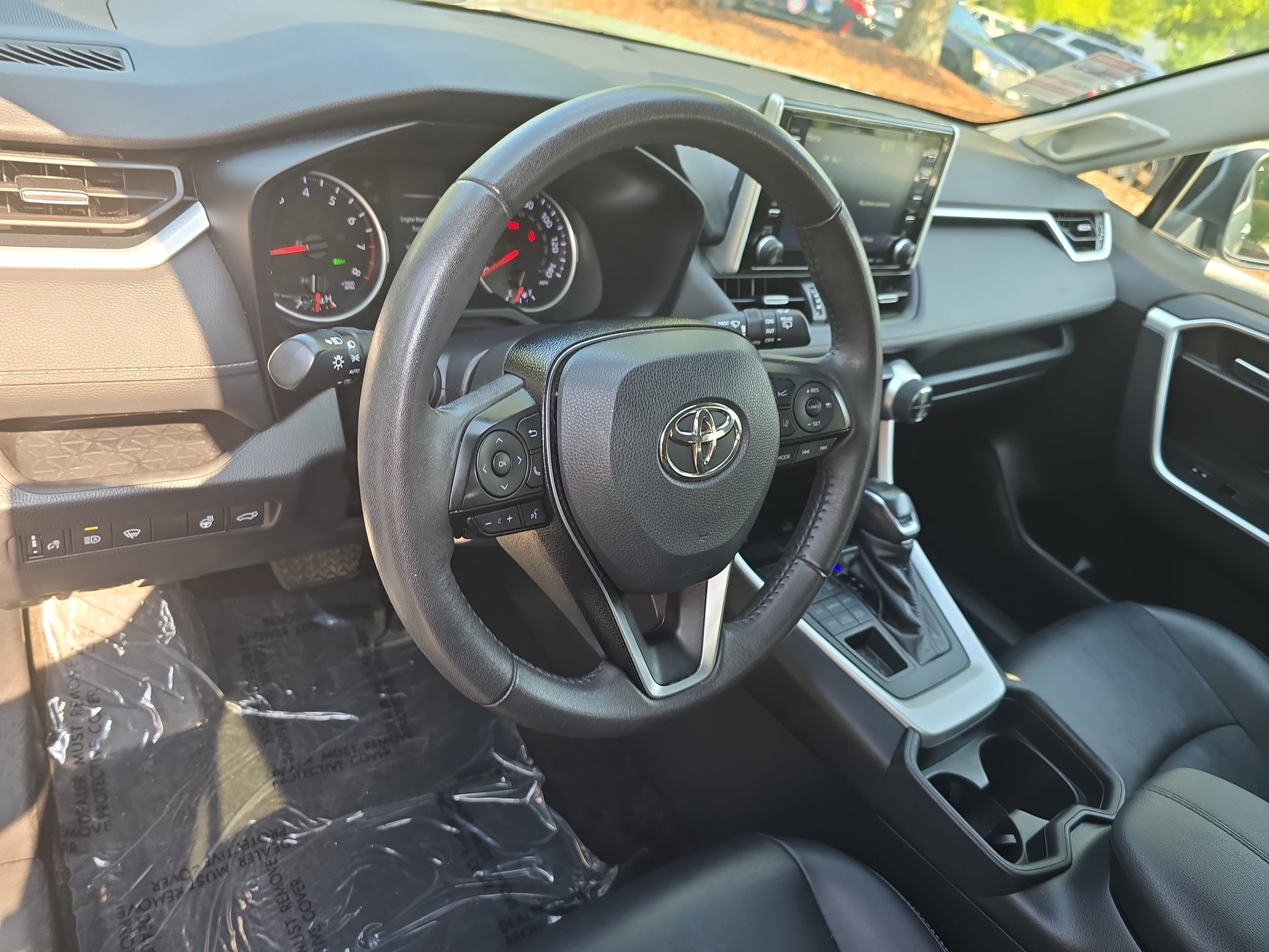 Used 2020 Toyota RAV4 XLE Premium AWD/4WD image 16