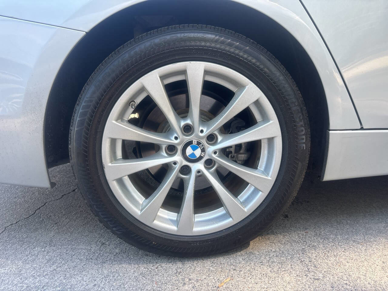 Used 2016 BMW 320i Sedan RWD image 17