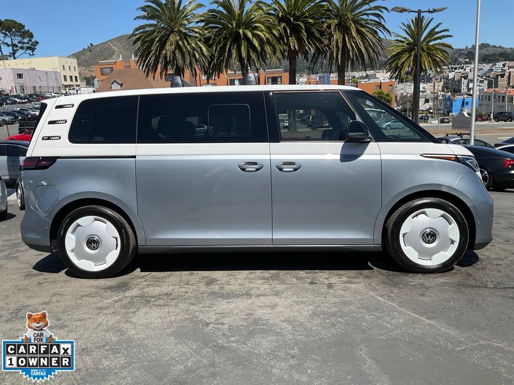 Used 2025 Volkswagen ID. Buzz 1st Edition AWD/4WD image 3