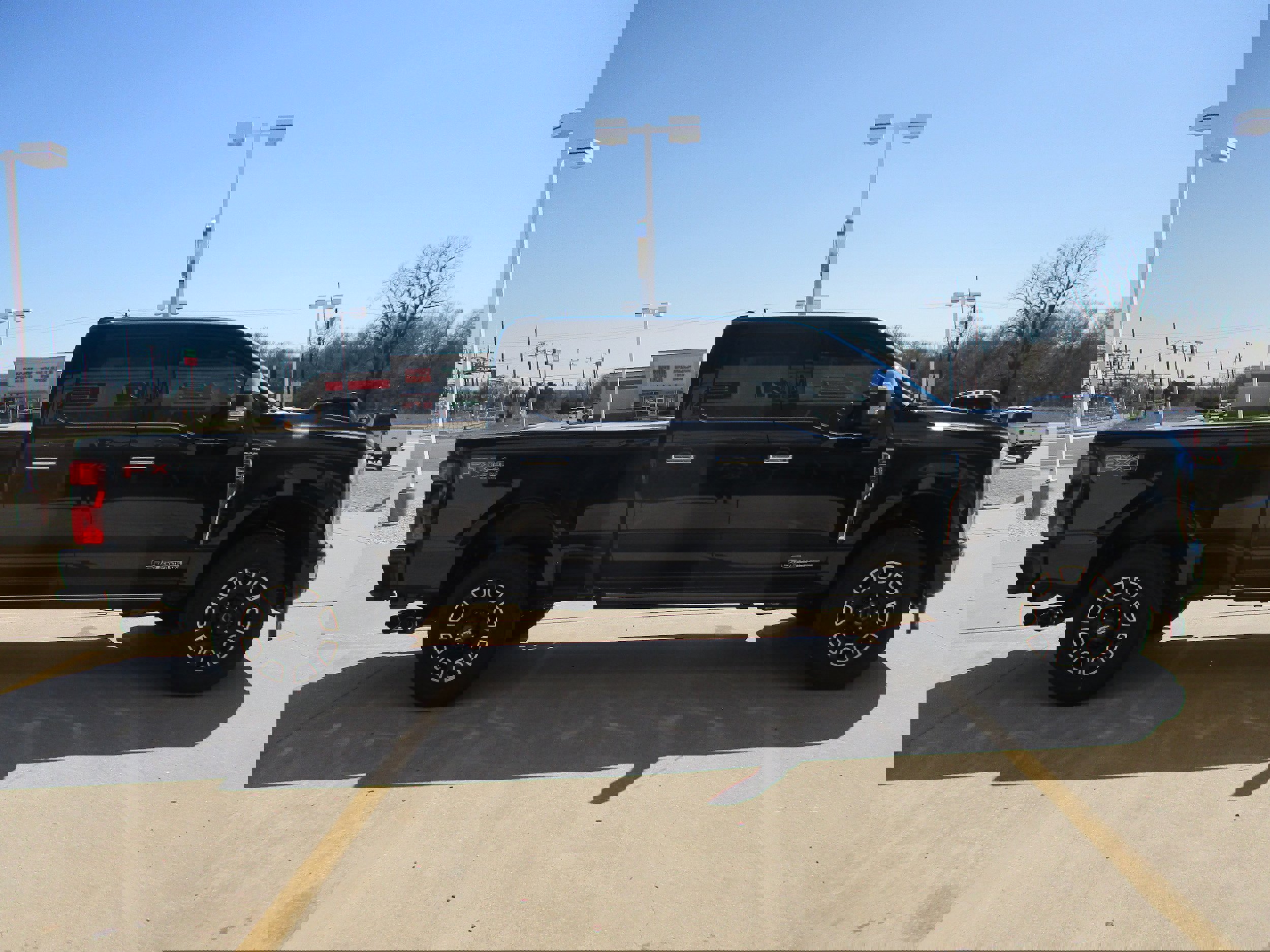 New 2024 Ford F250 Platinum w/ FX4 Off-Road Package image 7