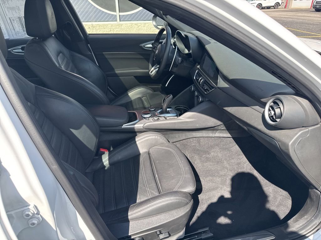 Used 2023 Alfa Romeo Giulia Veloce image 56