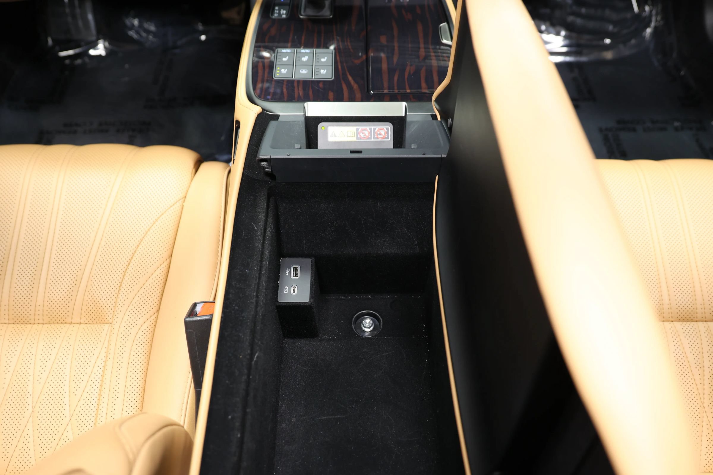 Used 2024 Lexus LS 500 w/ Interior Upgrade Package RWD image 48