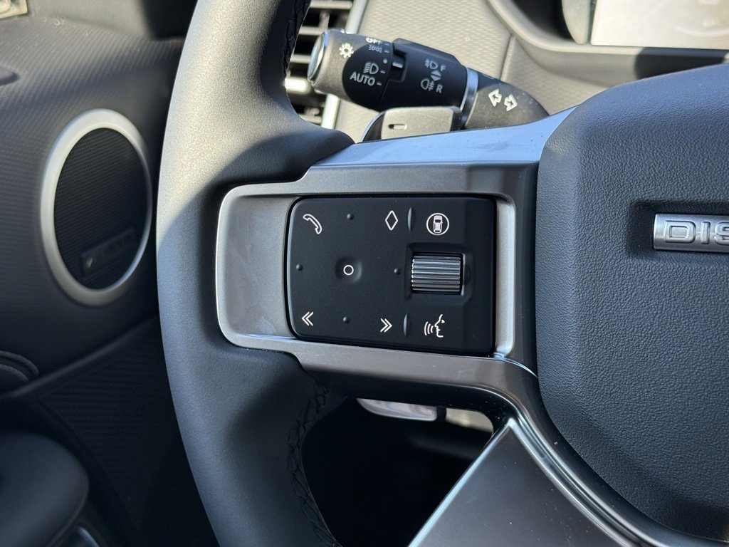 New 2026 Land Rover Discovery Limited Edition image 18