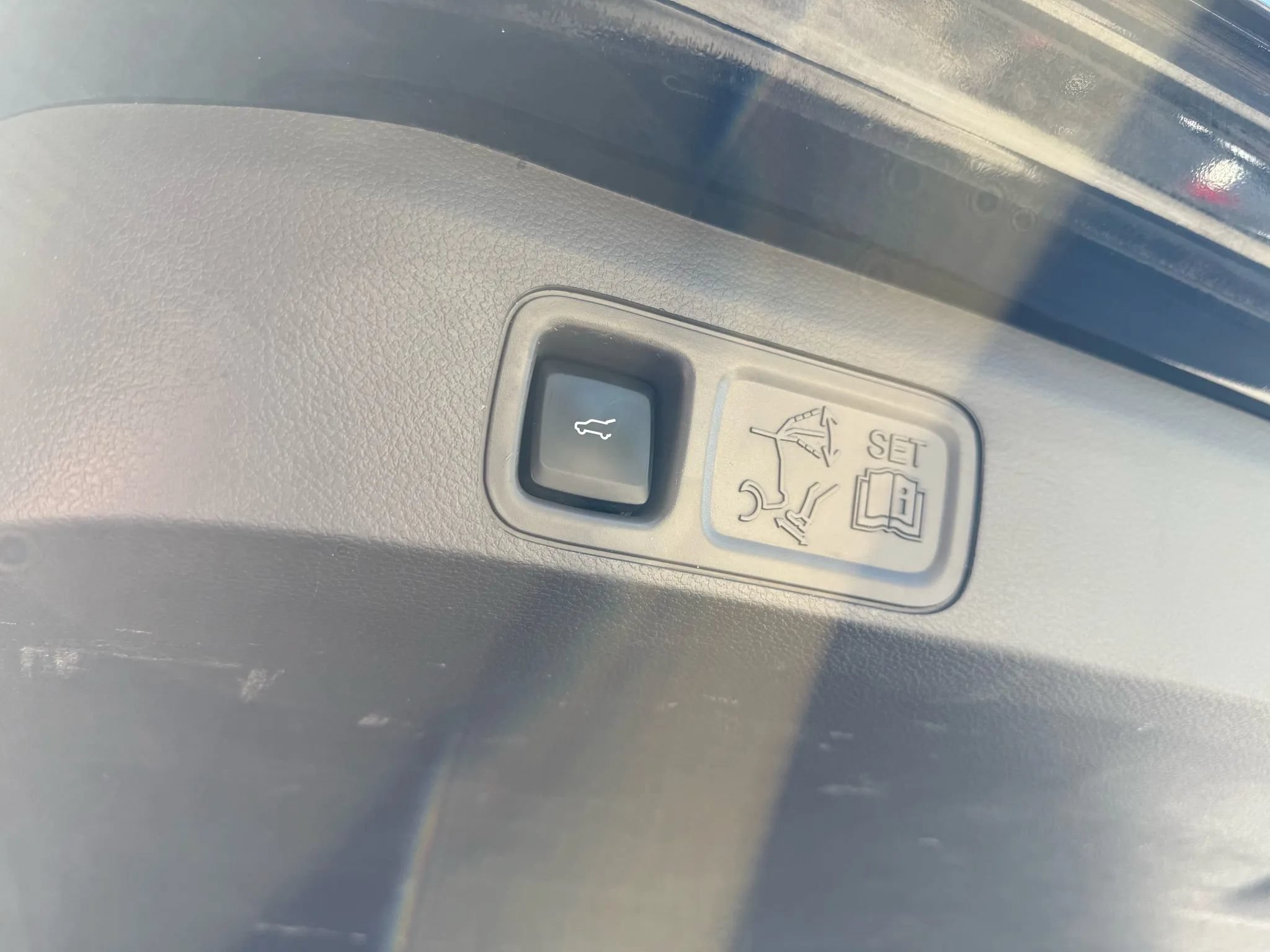 Used 2018 Ford Expedition XLT w/ Equipment Group 202A RWD image 17