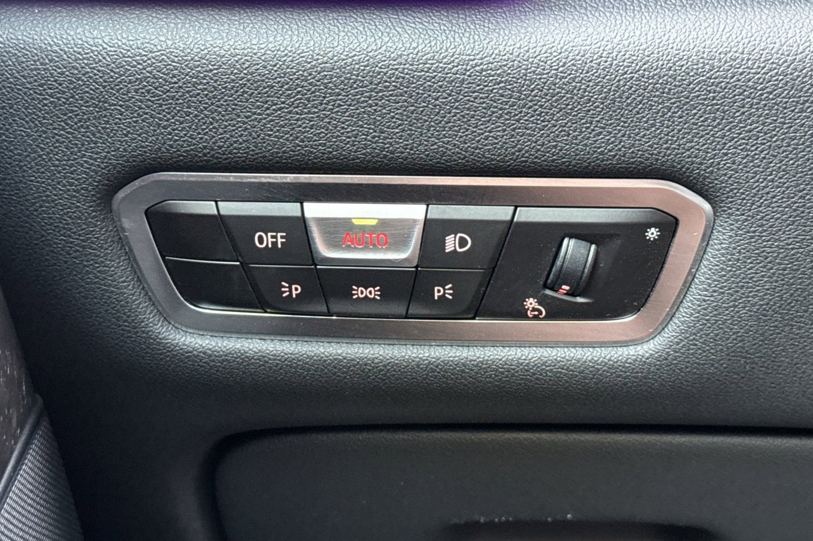 Used 2022 BMW X5 xDrive40i w/ Parking Assistance Package image 32