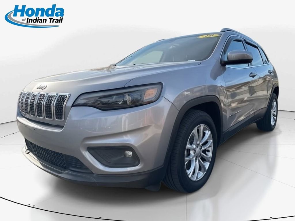 Used 2019 Jeep Cherokee Latitude w/ Popular Appearance Group