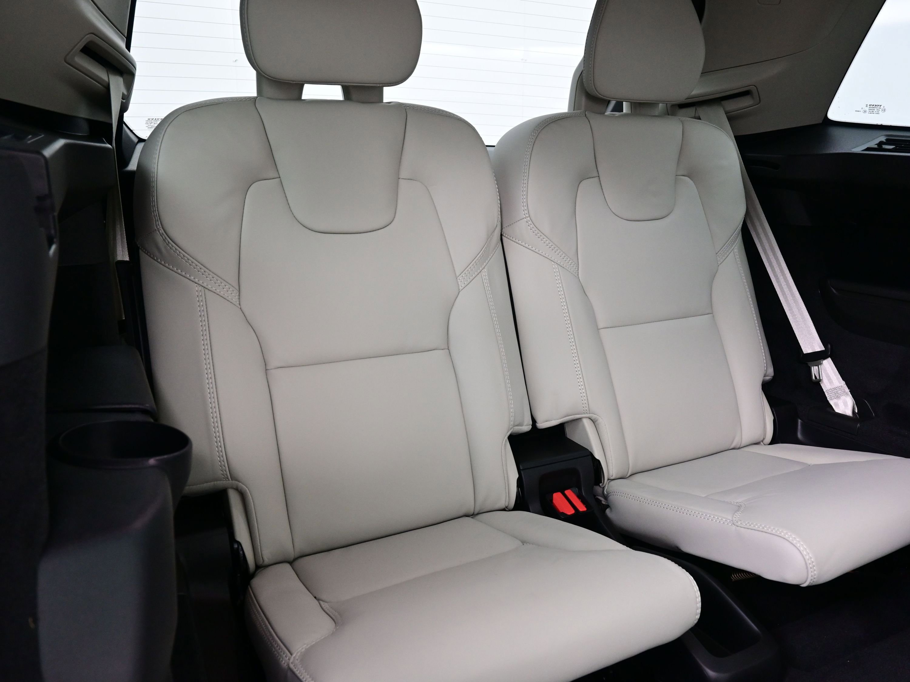 Used 2025 Volvo XC90 B6 Ultra w/ Protection Package image 18