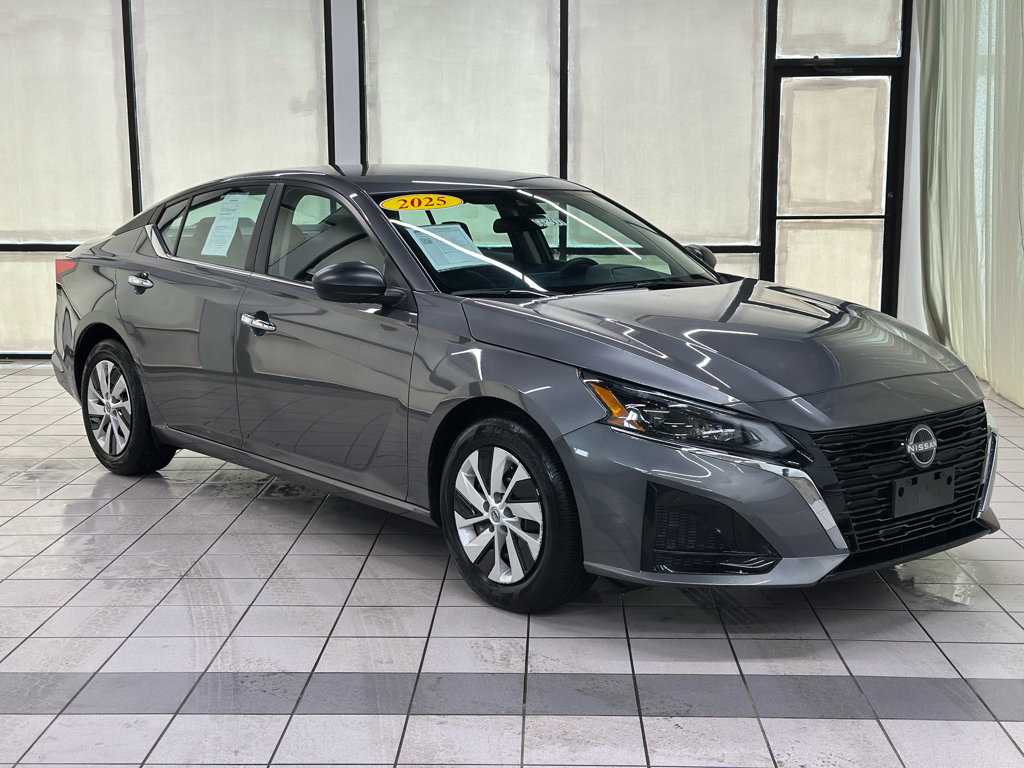 Used 2025 Nissan Altima 2.5 S FWD image 1