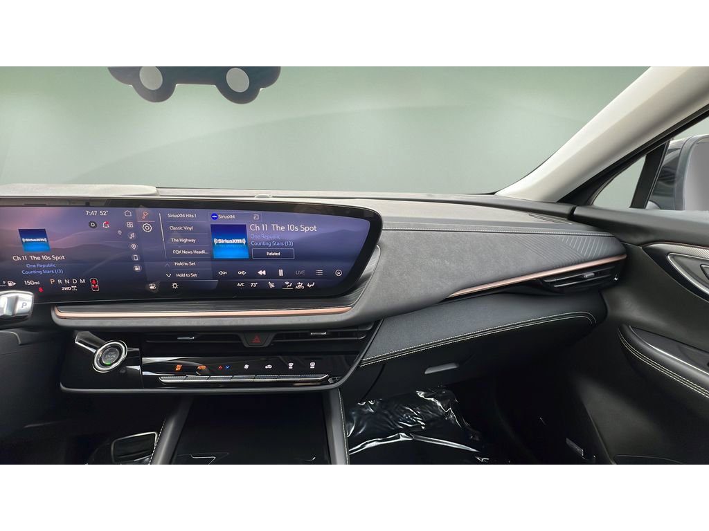 Certified 2025 Buick Envision Sport Touring image 17