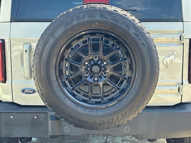Used 2025 Ford Bronco Outer Banks AWD/4WD image 14