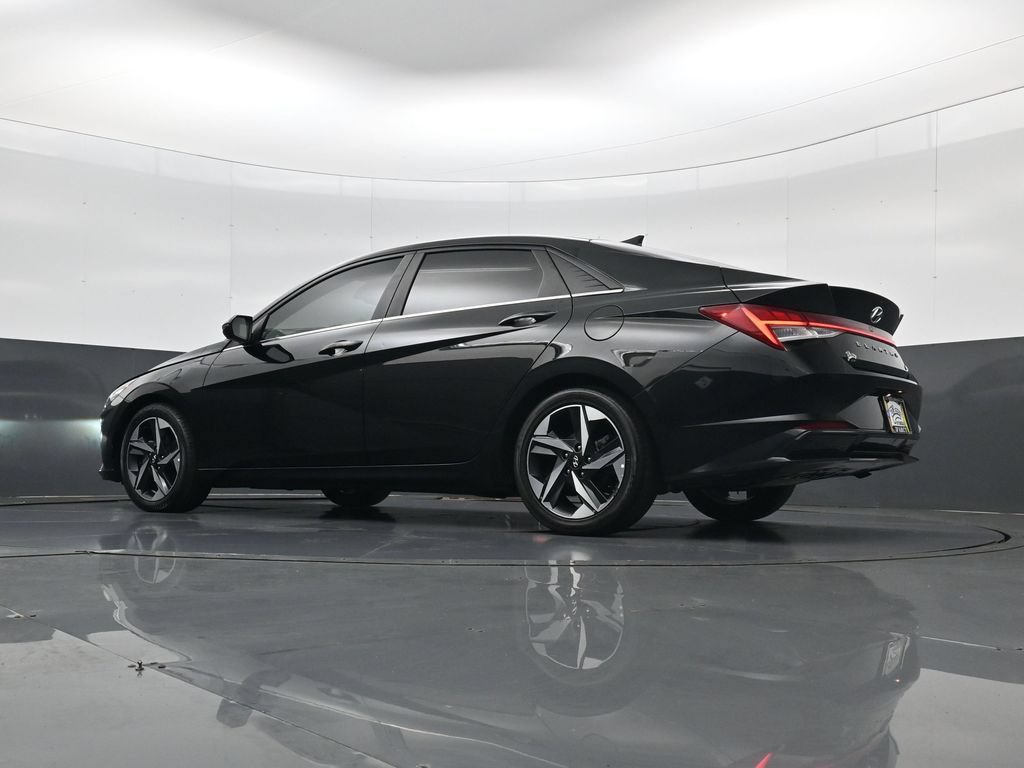 Used 2023 Hyundai Elantra Limited w/ Cargo Package FWD image 29