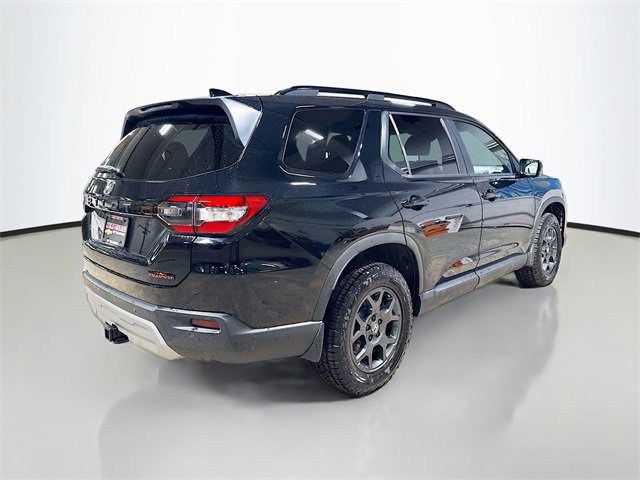 Used 2025 Honda Pilot TrailSport image 7