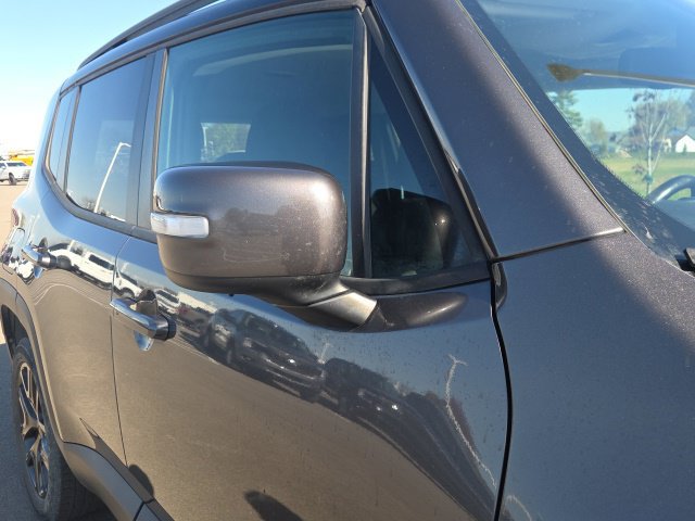Used 2016 Jeep Renegade Latitude AWD/4WD image 6