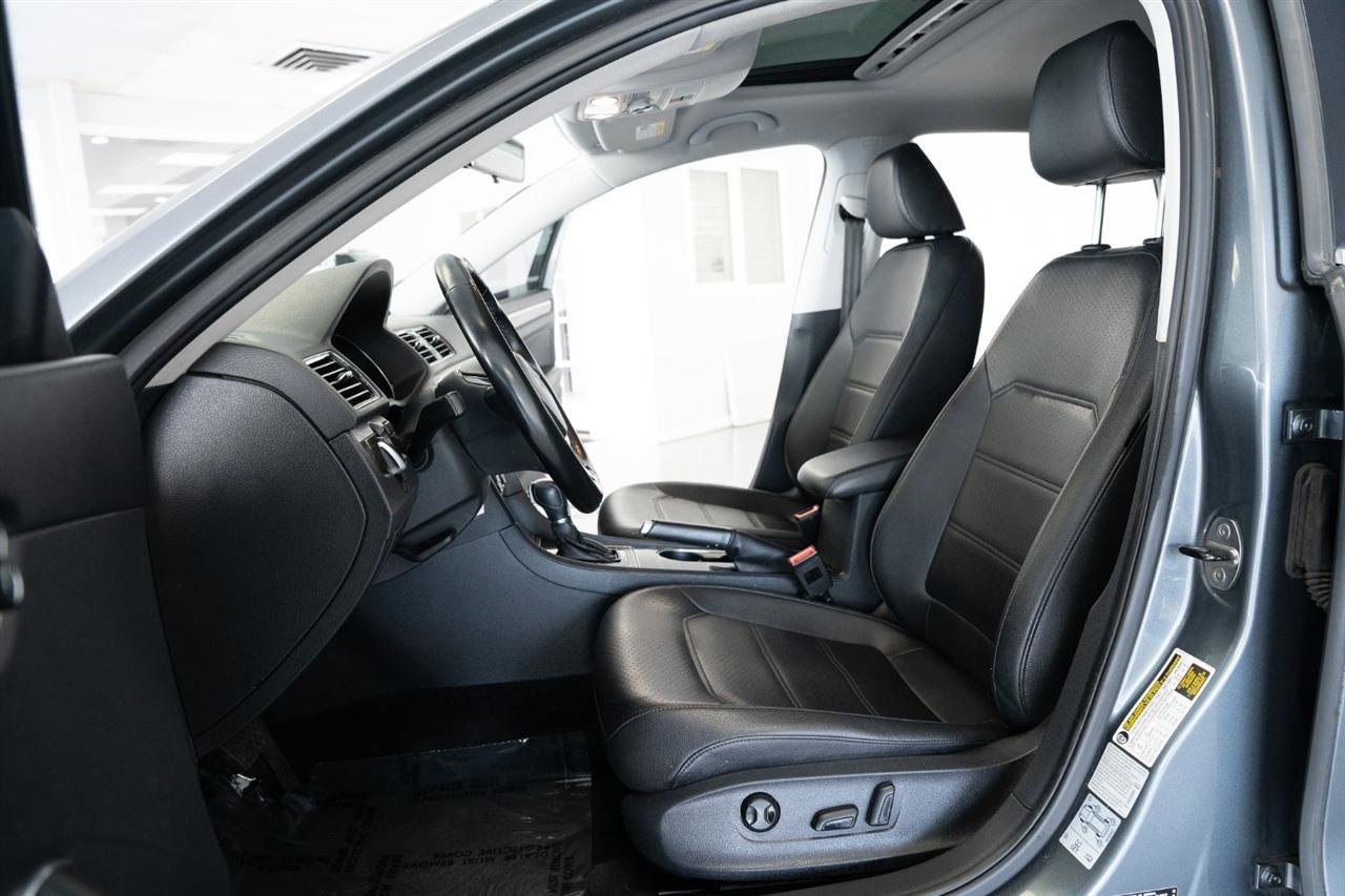 Used 2016 Volkswagen Passat 1.8T SE FWD image 11