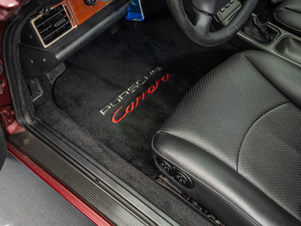 Used 1998 Porsche 911 Carrera RWD image 45