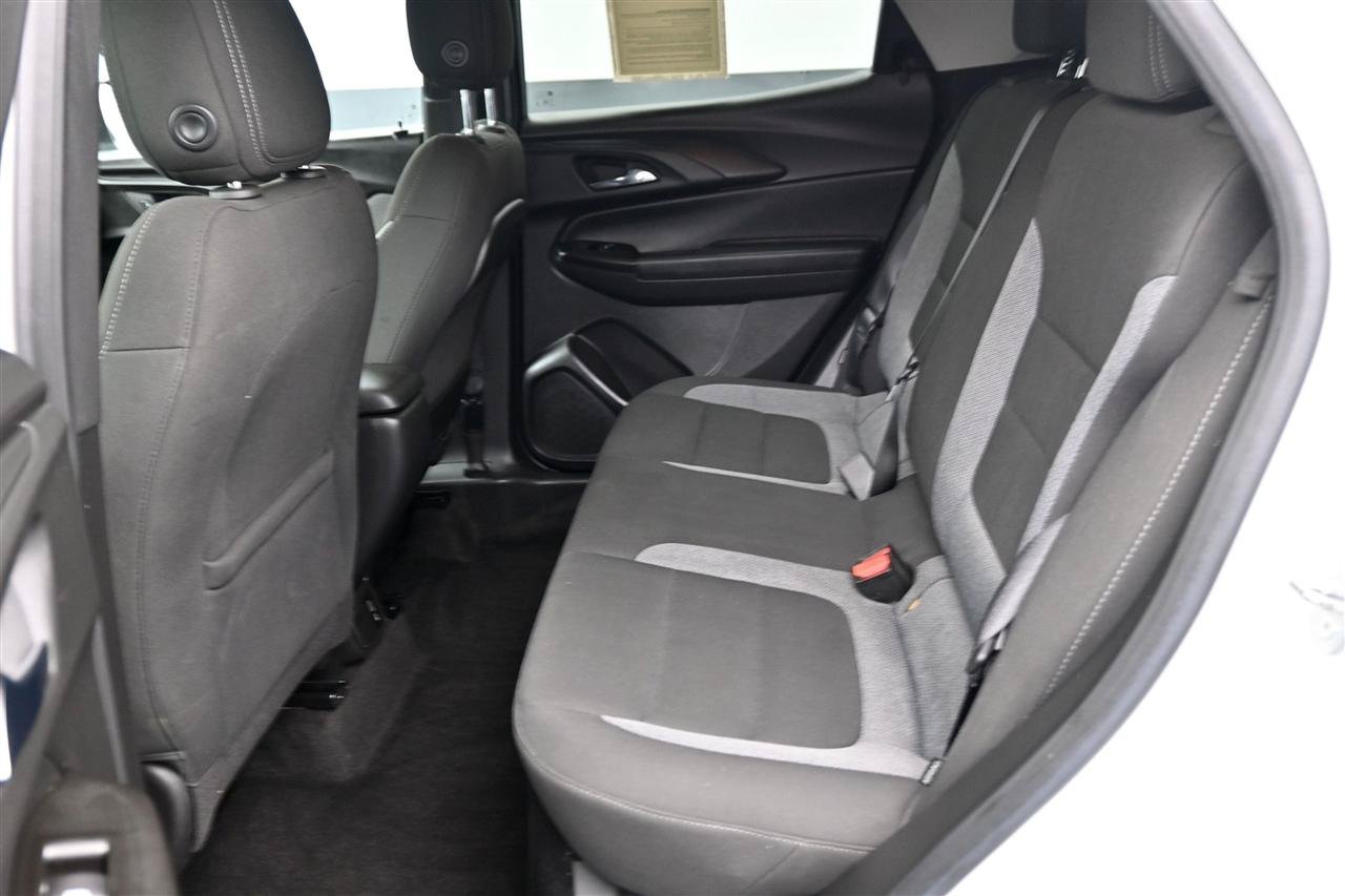 Used 2022 Chevrolet TrailBlazer LT w/ Convenience Package FWD image 10