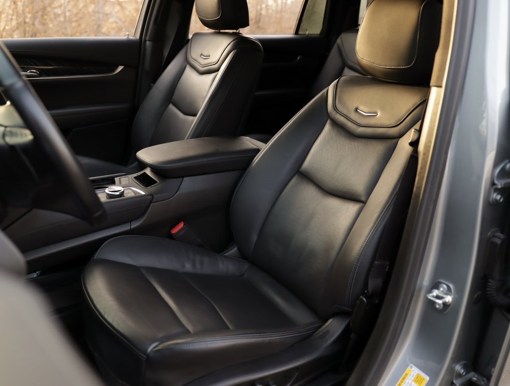 Used 2025 Cadillac XT6 Premium Luxury image 23