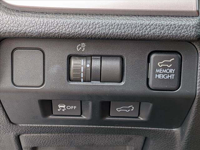 Used 2015 Subaru Forester 2.5i Touring w/ Eyesight & Navigation System AWD/4WD image 17