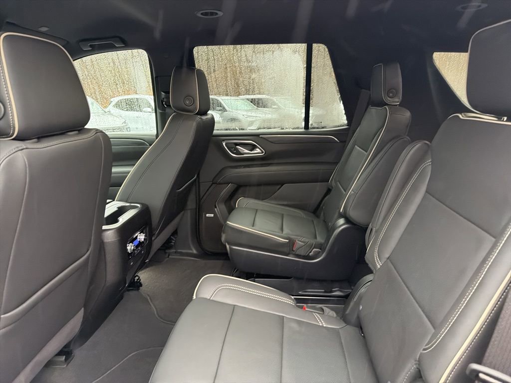 Used 2024 GMC Yukon SLT w/ SLT Luxury Package RWD image 21