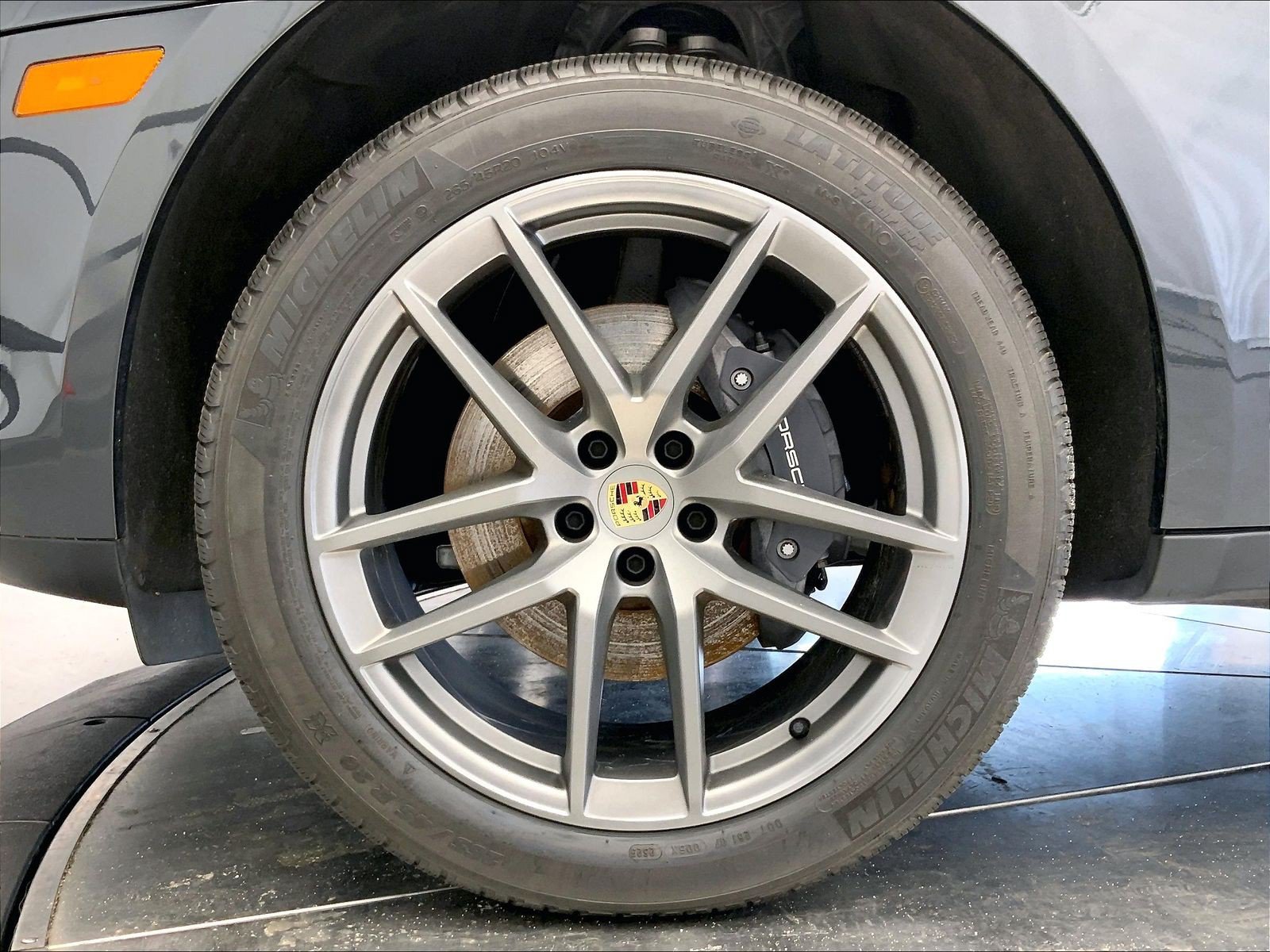 Certified 2024 Porsche Macan AWD/4WD image 11