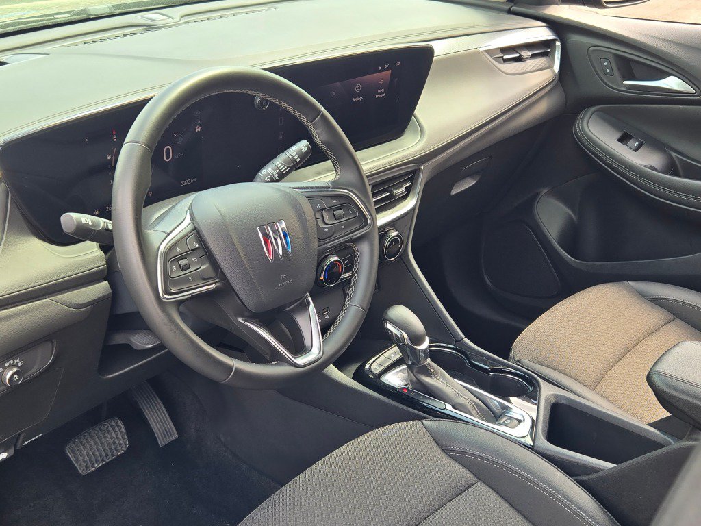 Used 2025 Buick Encore GX Preferred FWD image 23