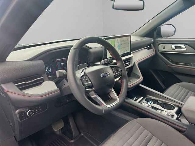 Used 2025 Ford Explorer ST-Line w/ Premium Package image 19
