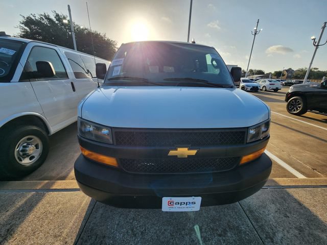 Used 2025 Chevrolet Express 3500 LS RWD image 2