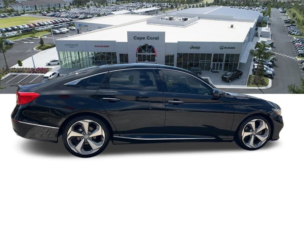 Used 2018 Honda Accord Touring image 12