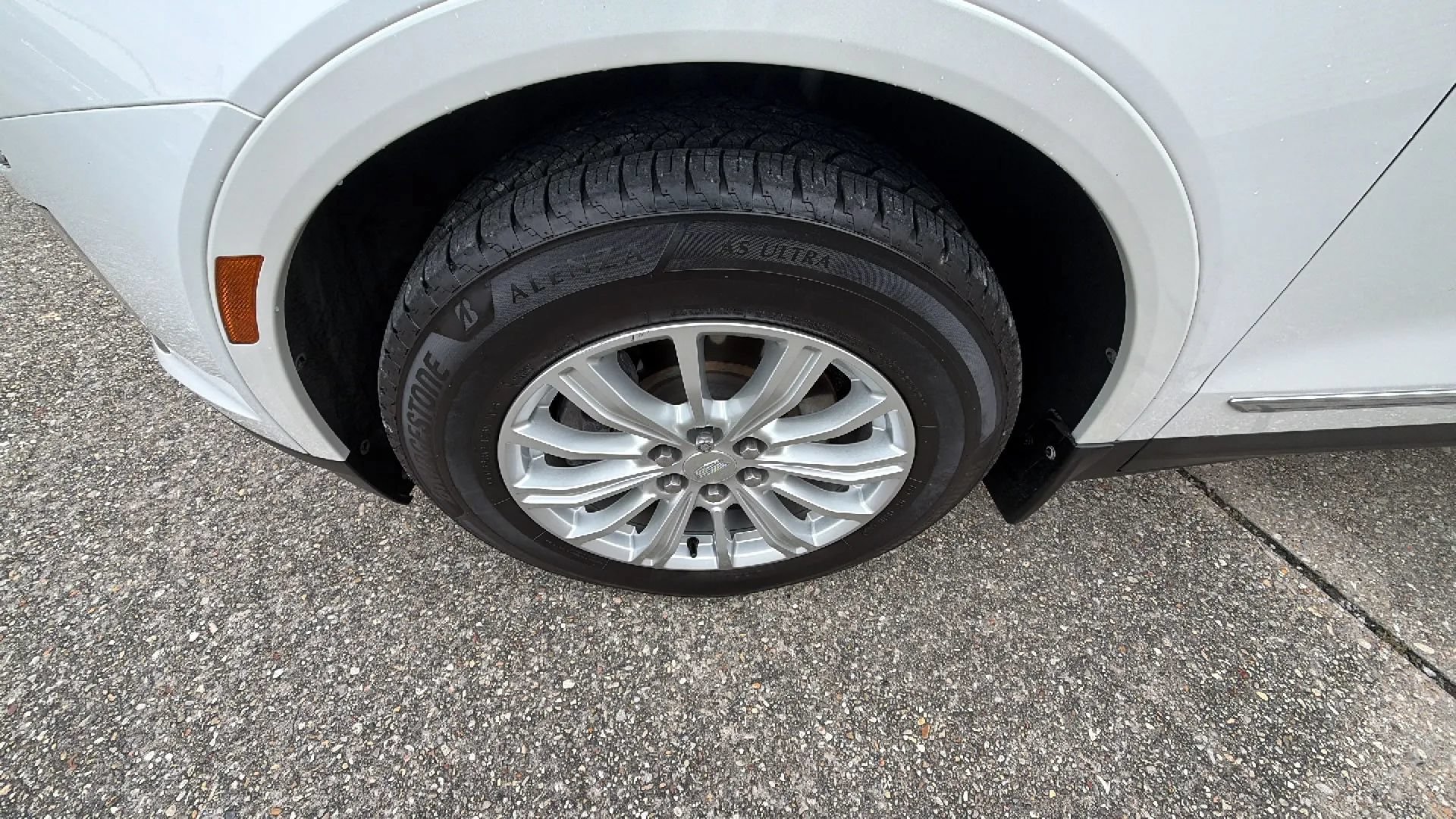 Used 2017 Cadillac XT5 FWD w/ LPO, Wheel Lock Package image 11