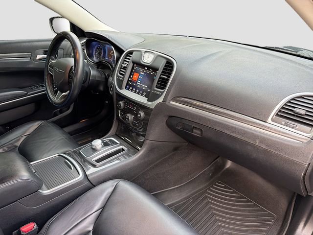 Used 2021 Chrysler 300 Touring RWD image 13
