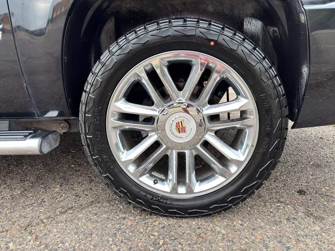 Used 2013 Cadillac Escalade ESV Platinum AWD/4WD image 13