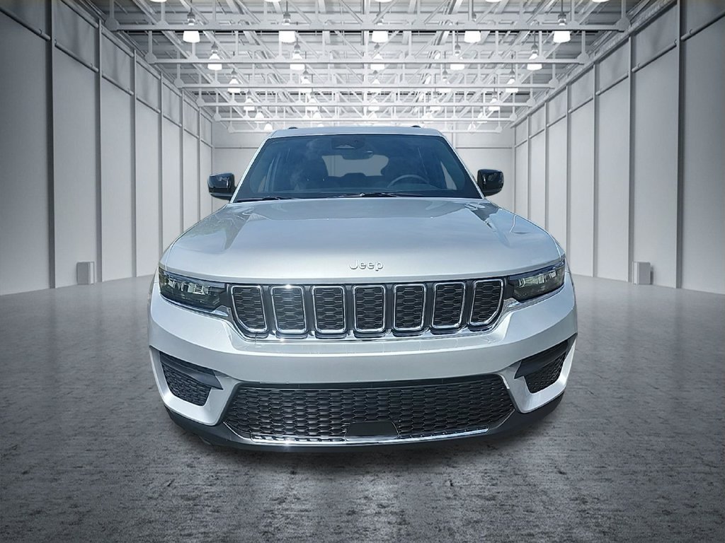 New 2026 Jeep Grand Cherokee Laredo X RWD image 2