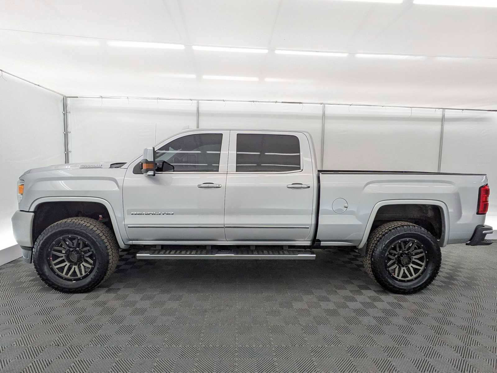 Used 2019 GMC Sierra 2500 Denali image 3