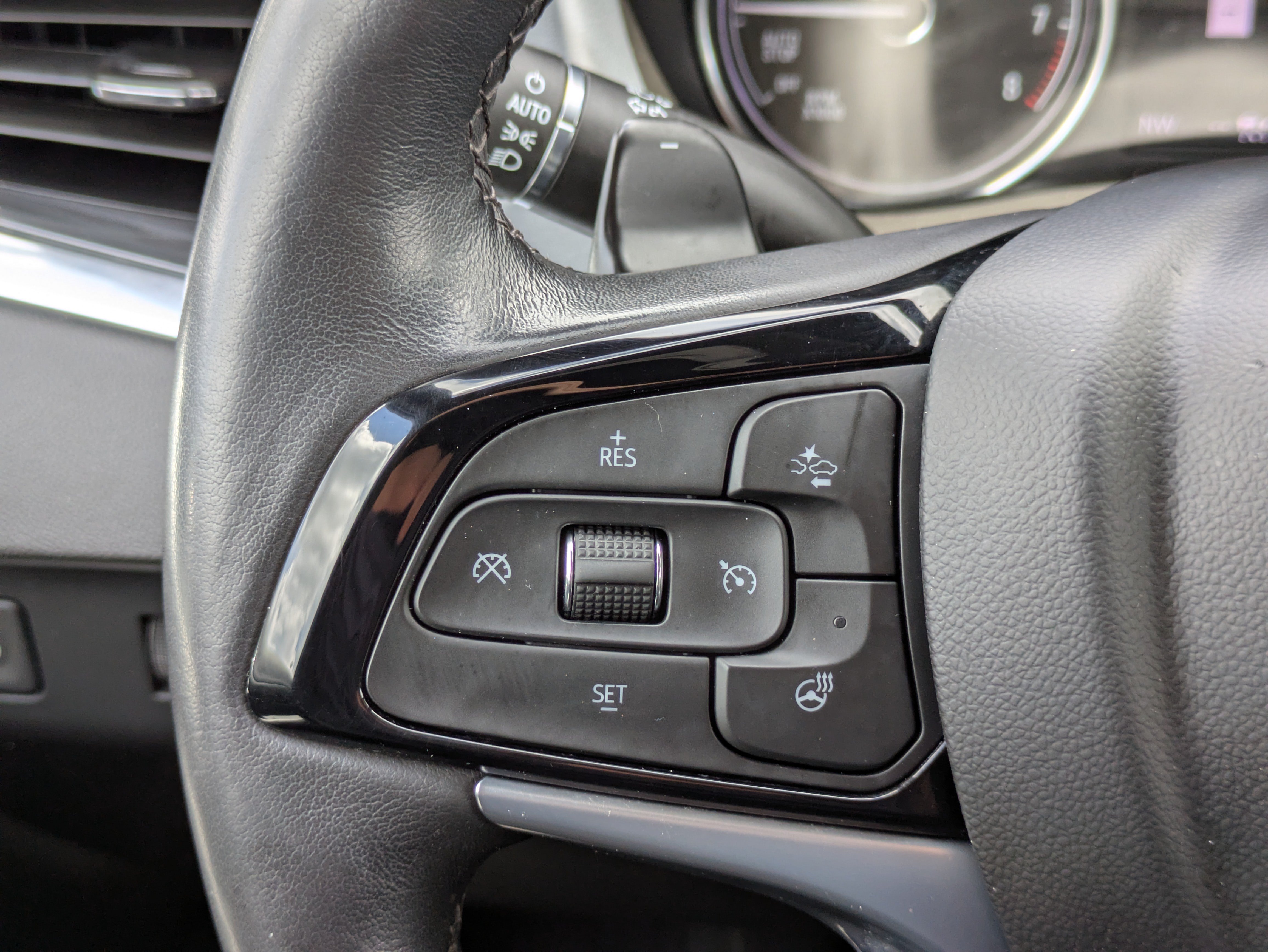 Used 2023 Buick Enclave Essence w/ Sound and Sites Package FWD image 24