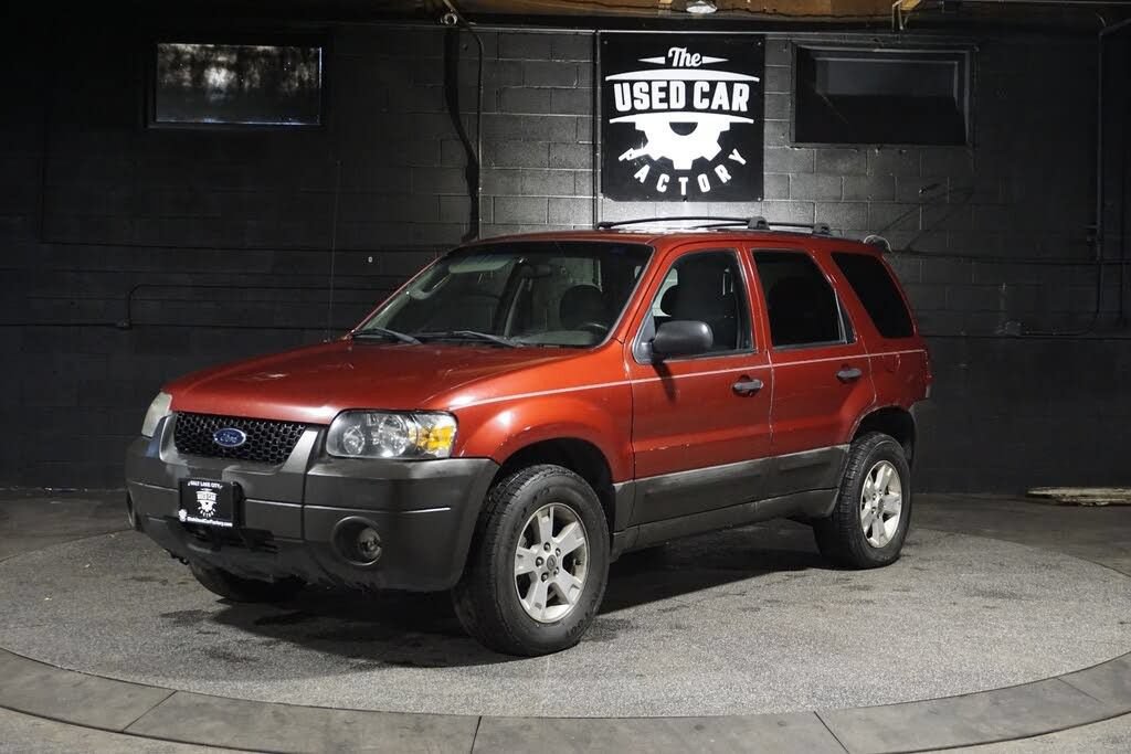 Used 2005 Ford Escape XLT AWD/4WD image 1