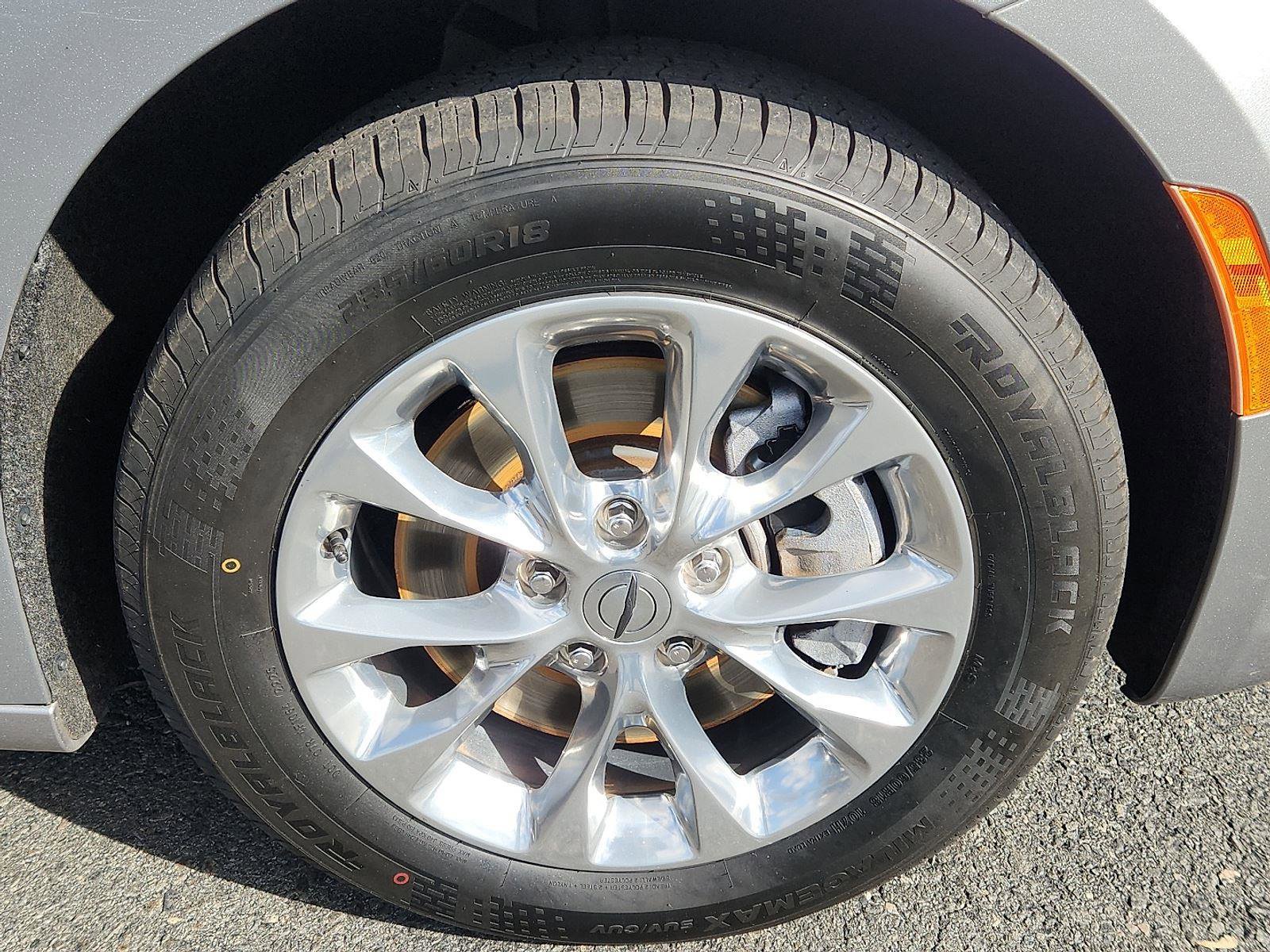 Certified 2021 Chrysler Pacifica Touring-L image 9