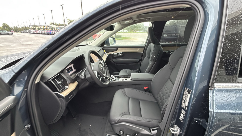 New 2027 Volvo XC90 T8 Plus AWD/4WD image 25