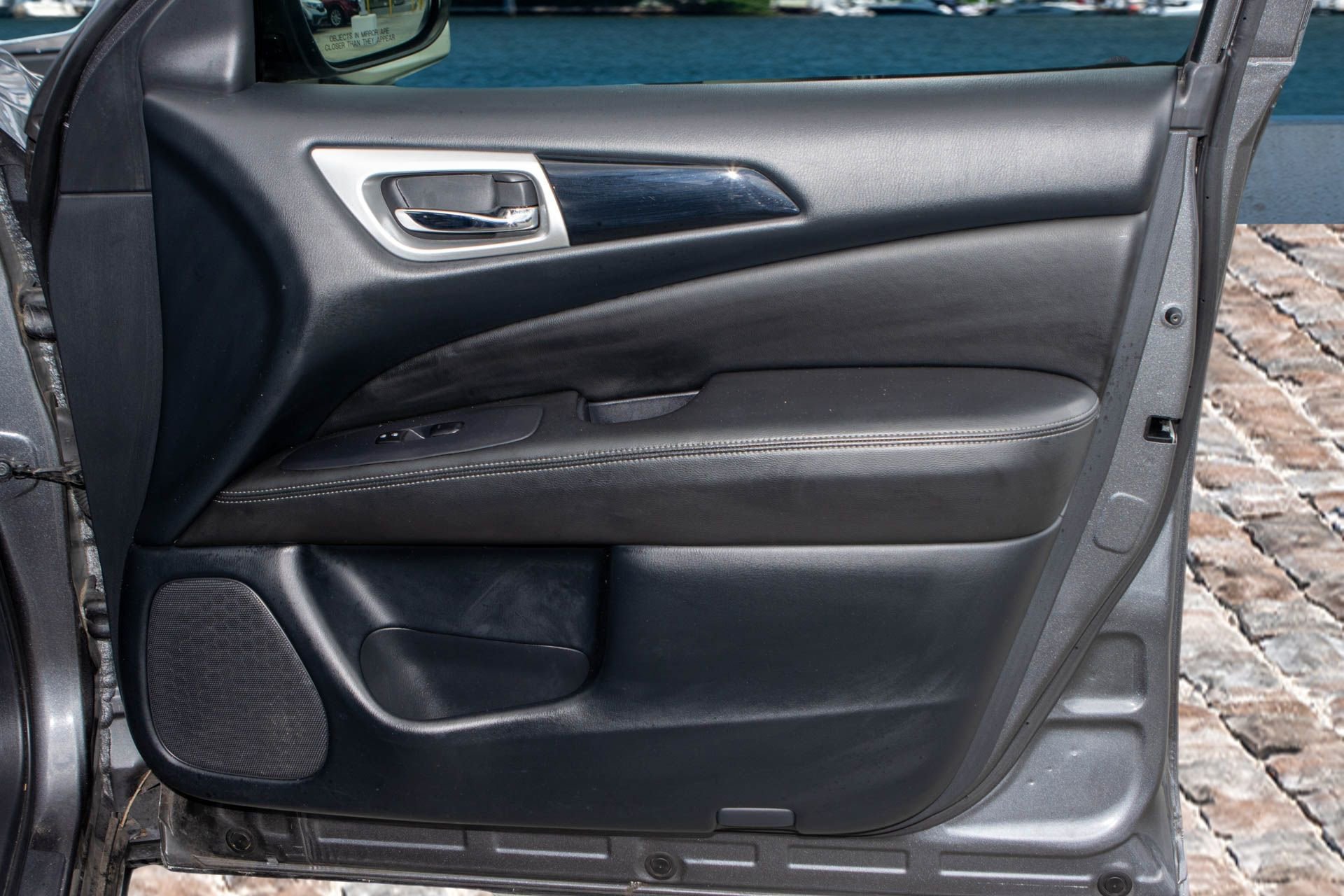 Used 2019 Nissan Pathfinder S image 13
