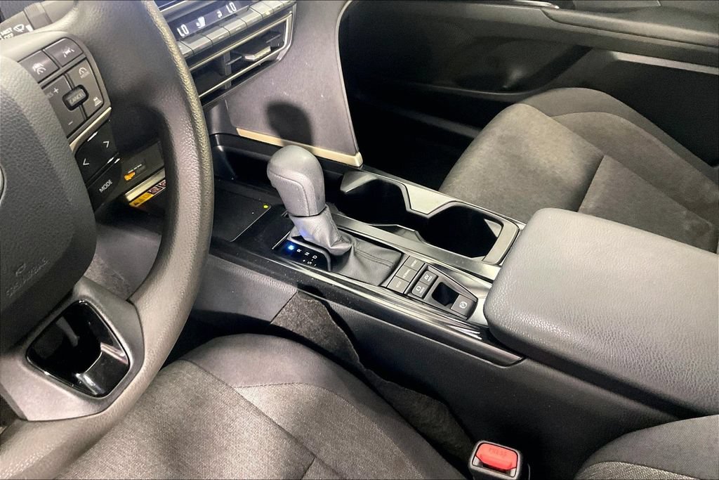 Used 2025 Toyota Camry LE FWD image 17