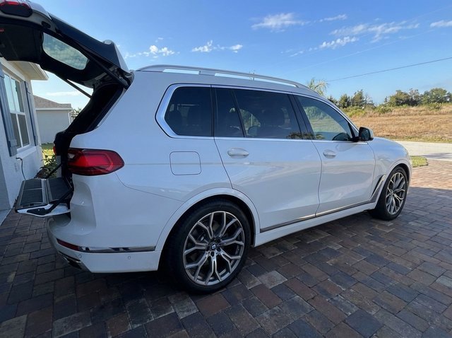 Used 2020 BMW X7 xDrive40i w/ Premium Package image 2
