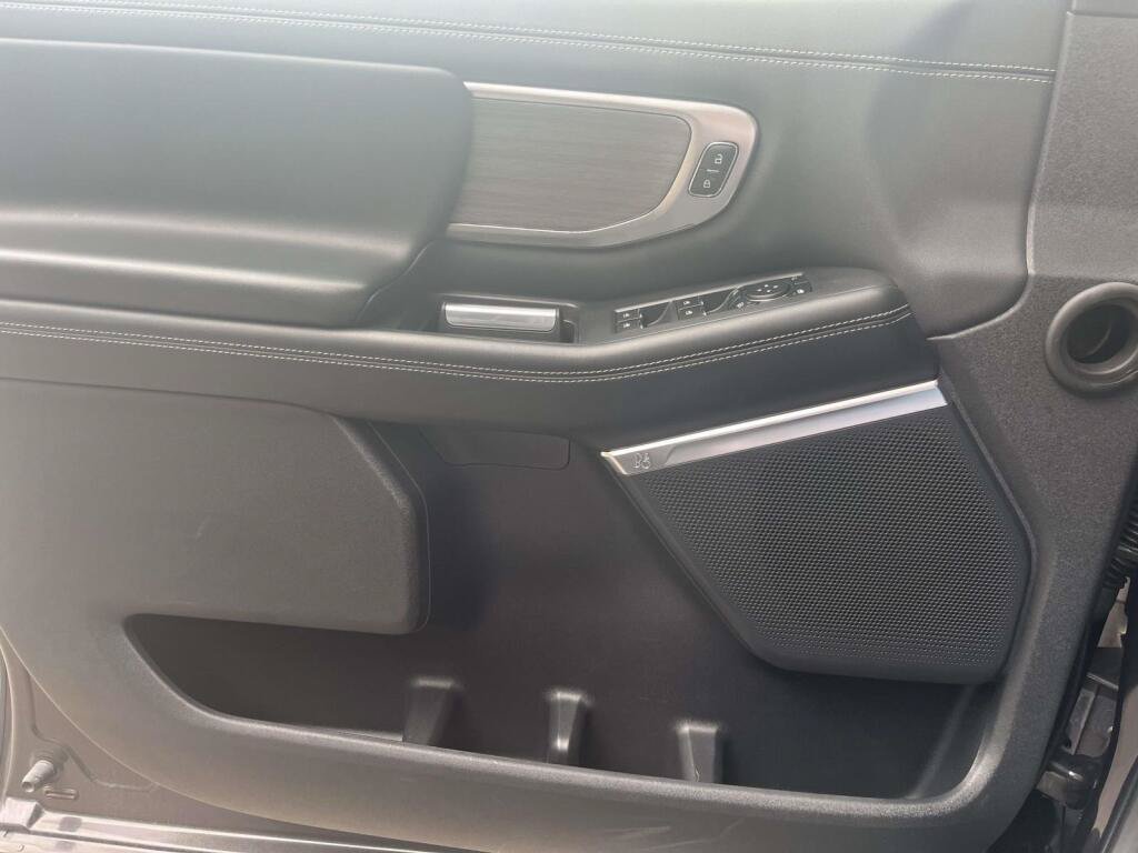Certified 2025 Ford Expedition Platinum AWD/4WD image 36