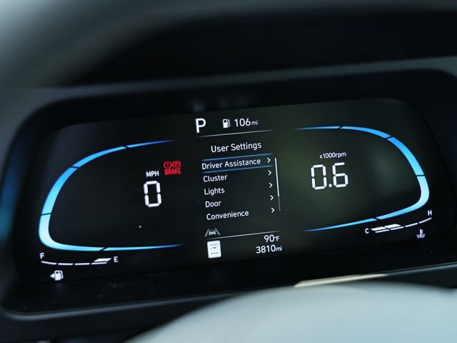 Used 2025 Hyundai Elantra Sport FWD image 30