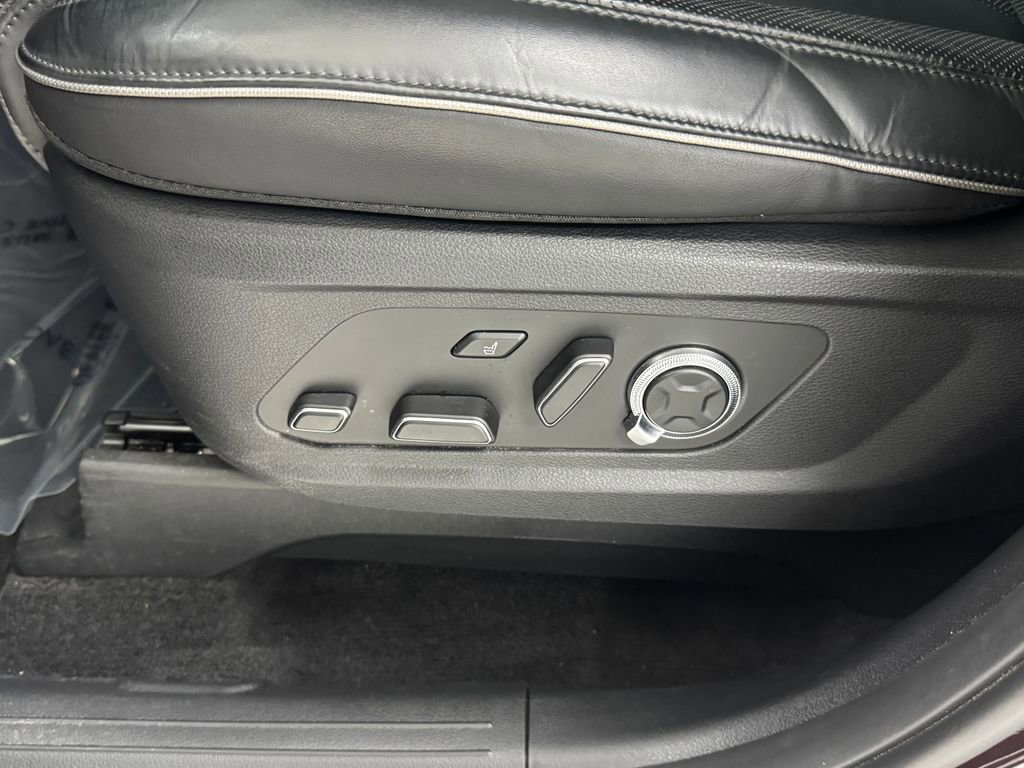 Used 2023 Hyundai Palisade Calligraphy image 31