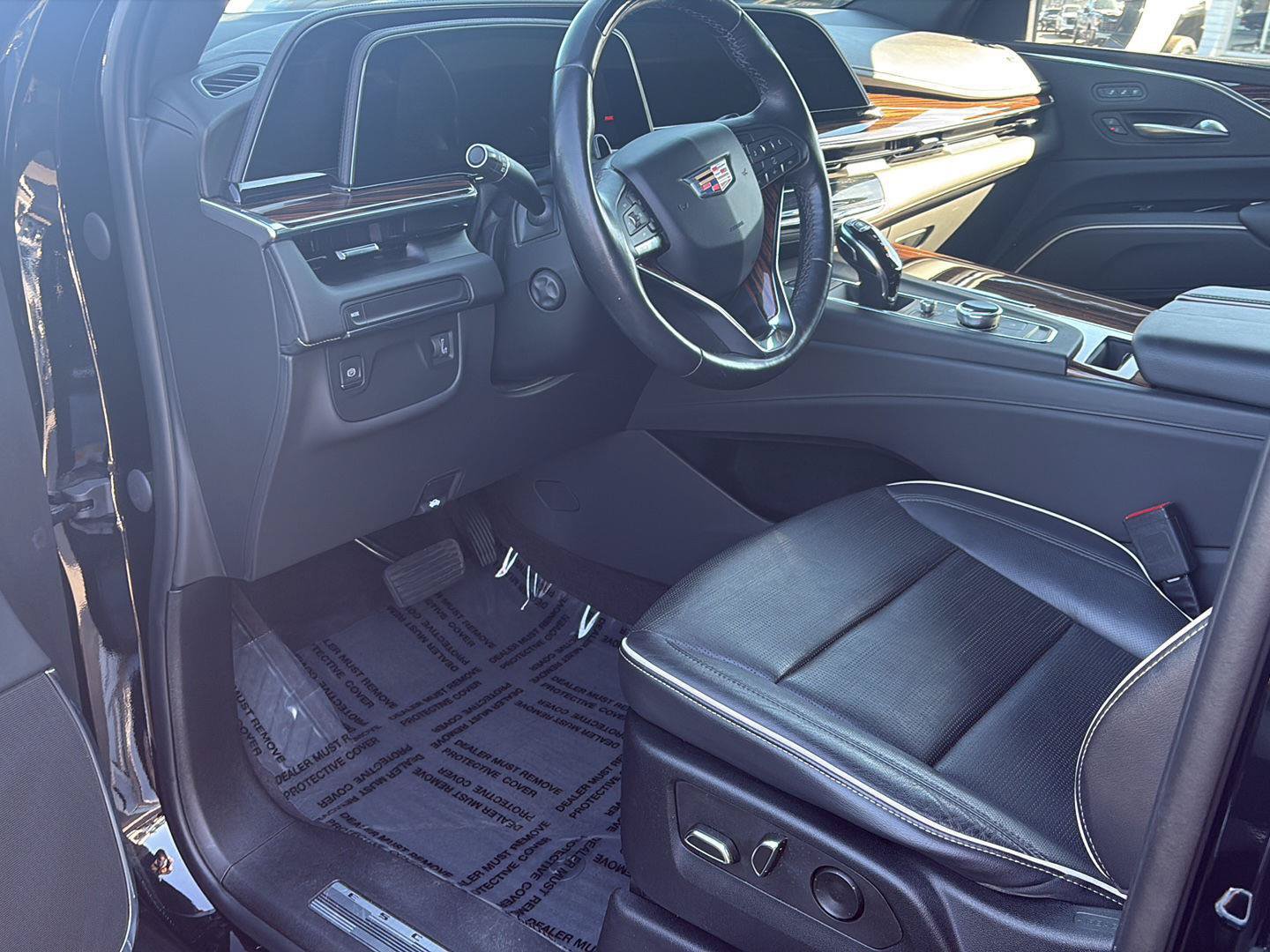 Used 2023 Cadillac Escalade ESV Premium Luxury RWD image 20