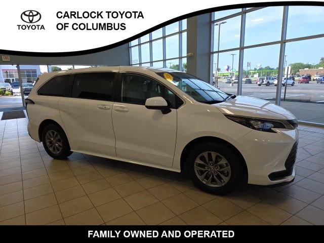 Used 2026 Toyota Sienna LE FWD image 5