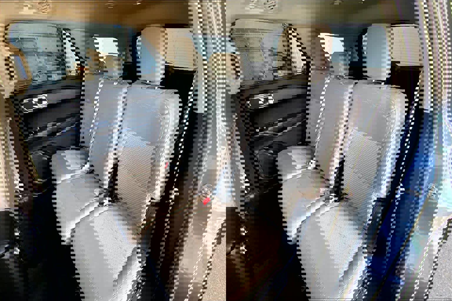 Used 2023 Ford Explorer 4WD image 21