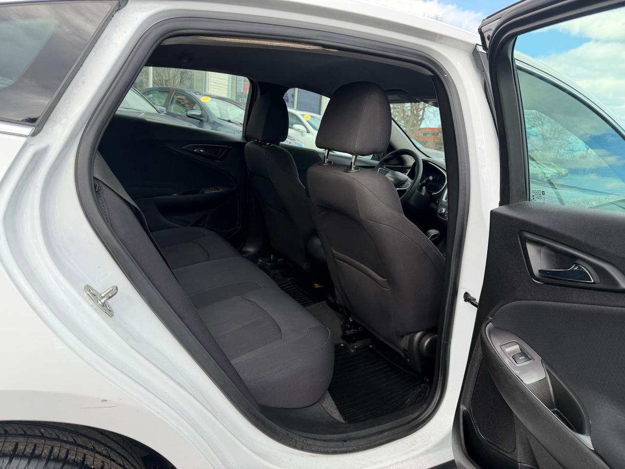 Used 2023 Chevrolet Malibu LS FWD image 14