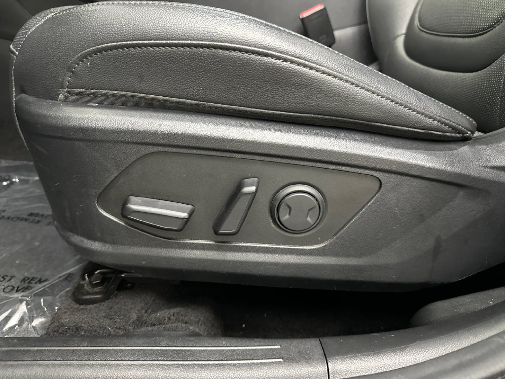 Used 2025 Hyundai Santa Cruz SEL FWD image 10