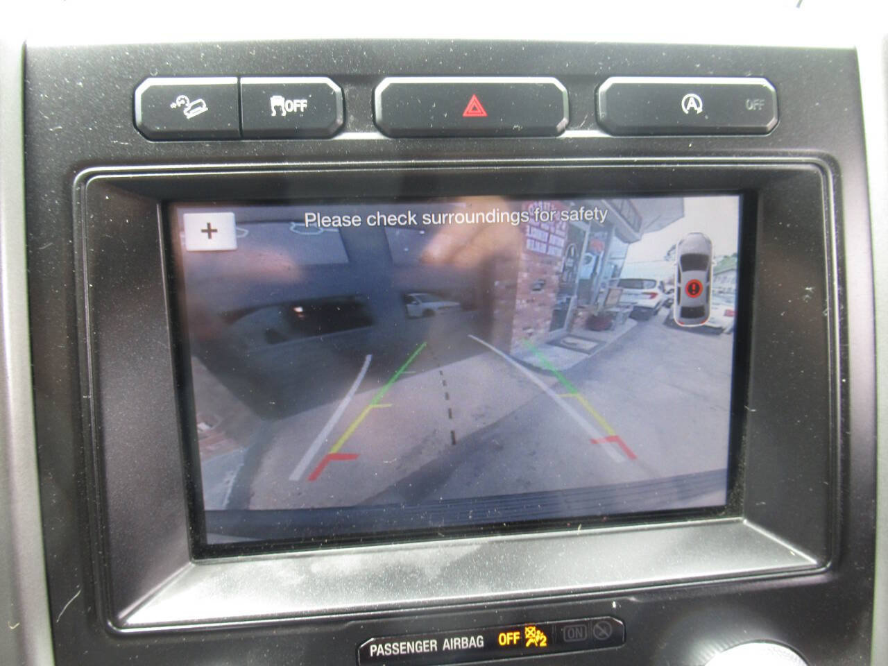 Used 2019 Ford Expedition XLT w/ Equipment Group 202A AWD/4WD image 34