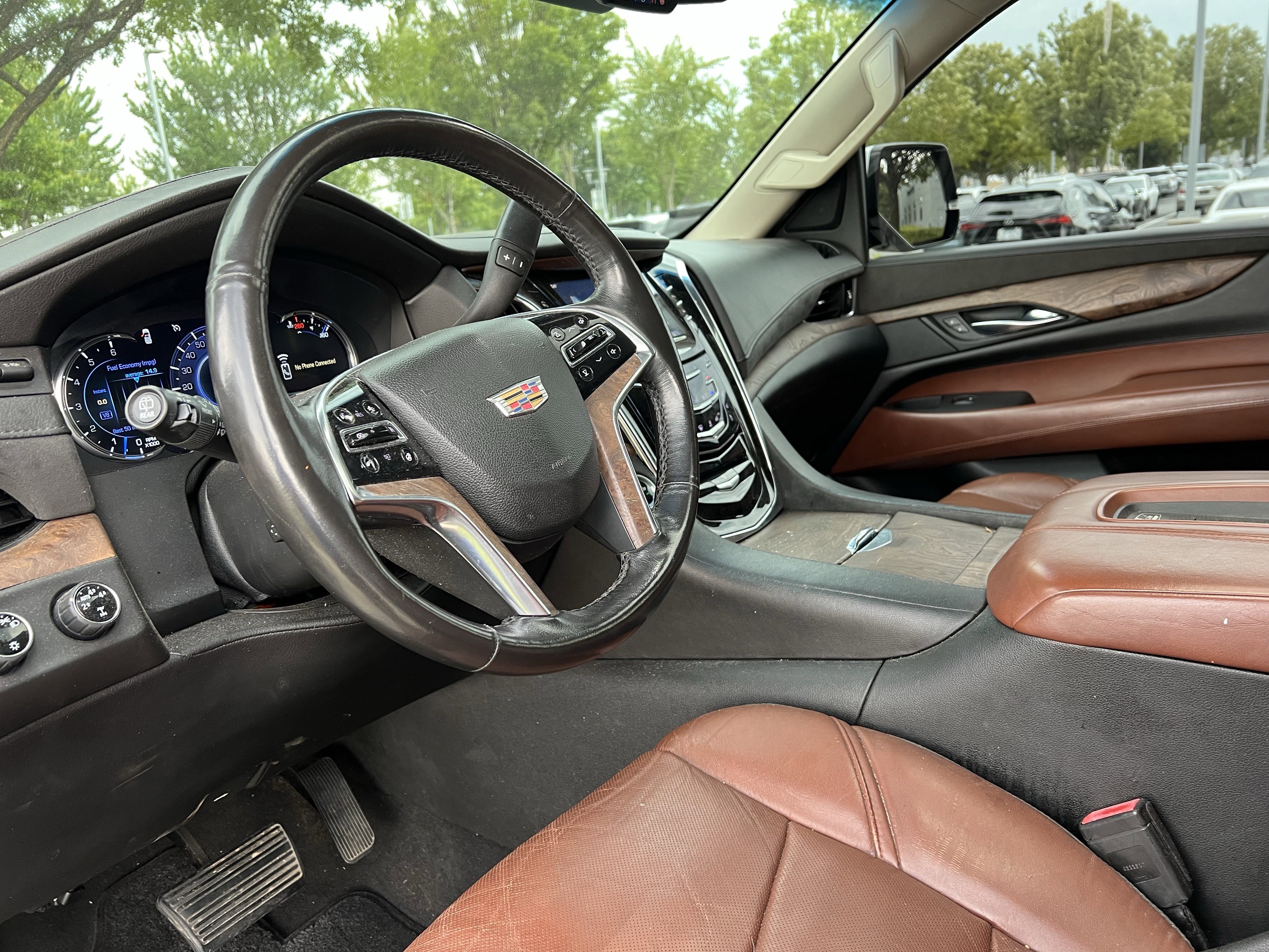 Used 2016 Cadillac Escalade ESV Luxury AWD/4WD image 17